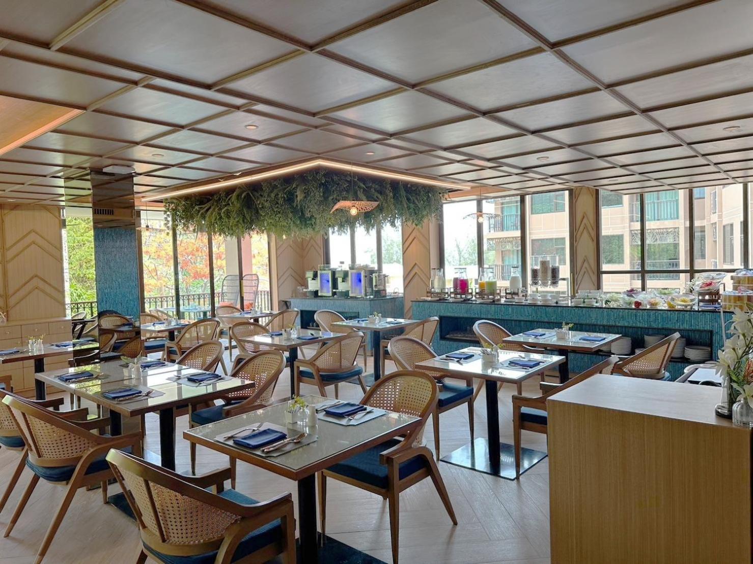 The Proud Karon Beach Phuket Trademark Collection By Wyndham Exterior photo
