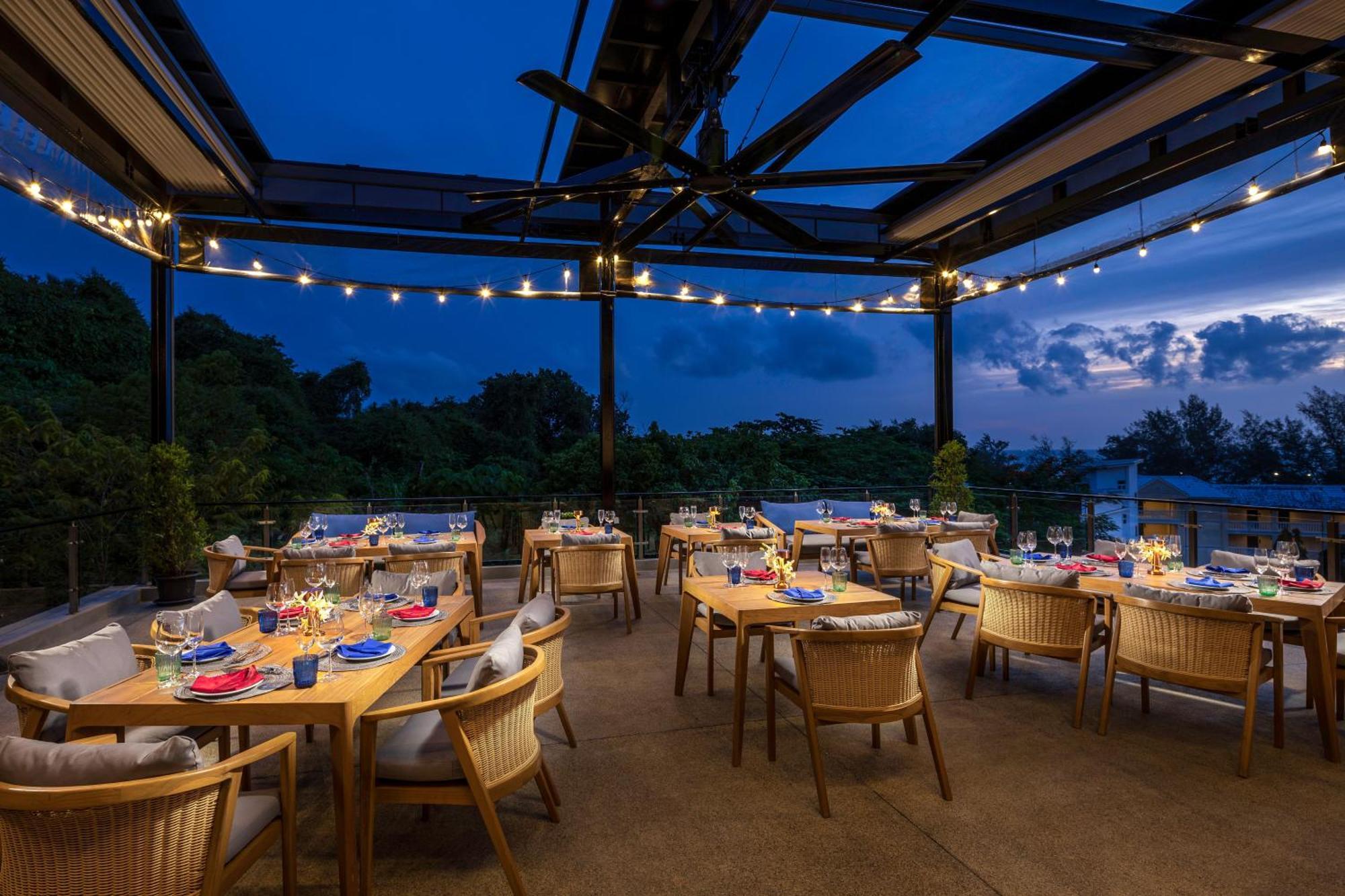The Proud Karon Beach Phuket Trademark Collection By Wyndham Exterior photo
