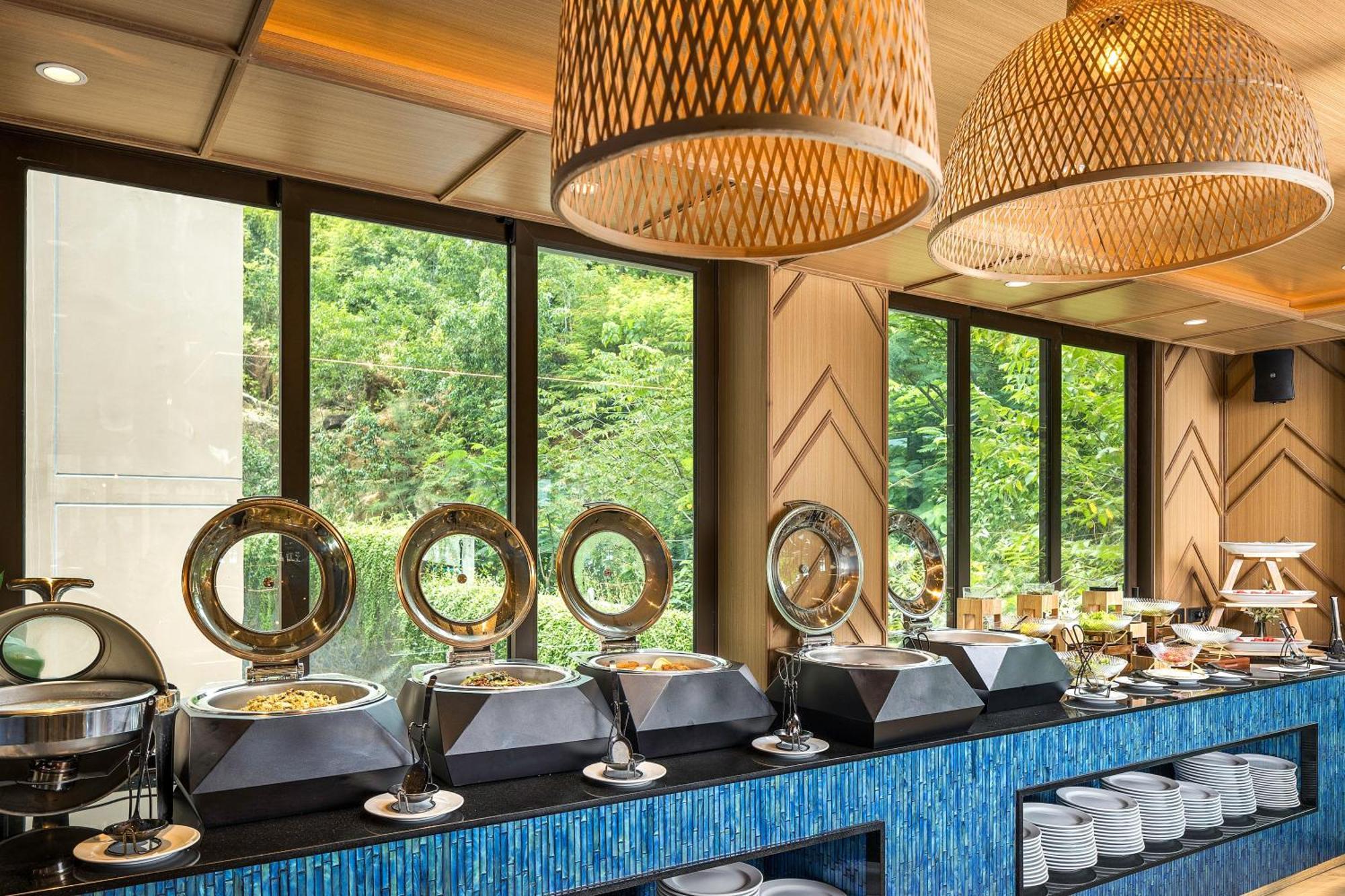 The Proud Karon Beach Phuket Trademark Collection By Wyndham Exterior photo