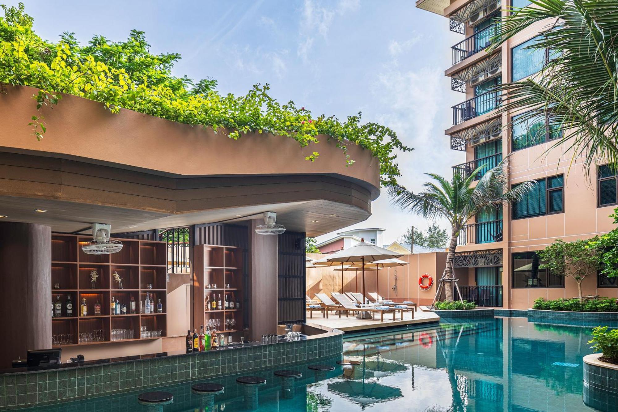 The Proud Karon Beach Phuket Trademark Collection By Wyndham Exterior photo
