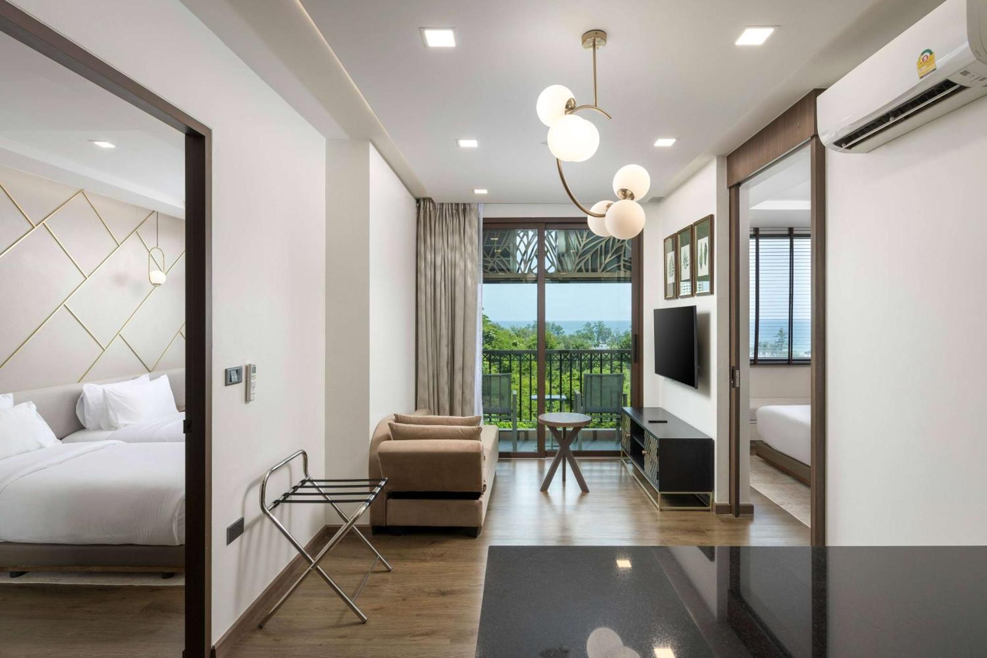 The Proud Karon Beach Phuket Trademark Collection By Wyndham Exterior photo
